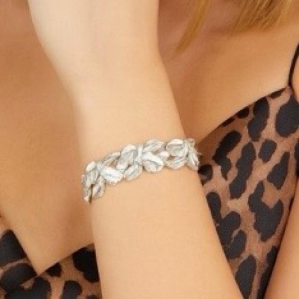 Vintage STAR Silver Leaf Bracelet Hinged Mid Century Retro Floral